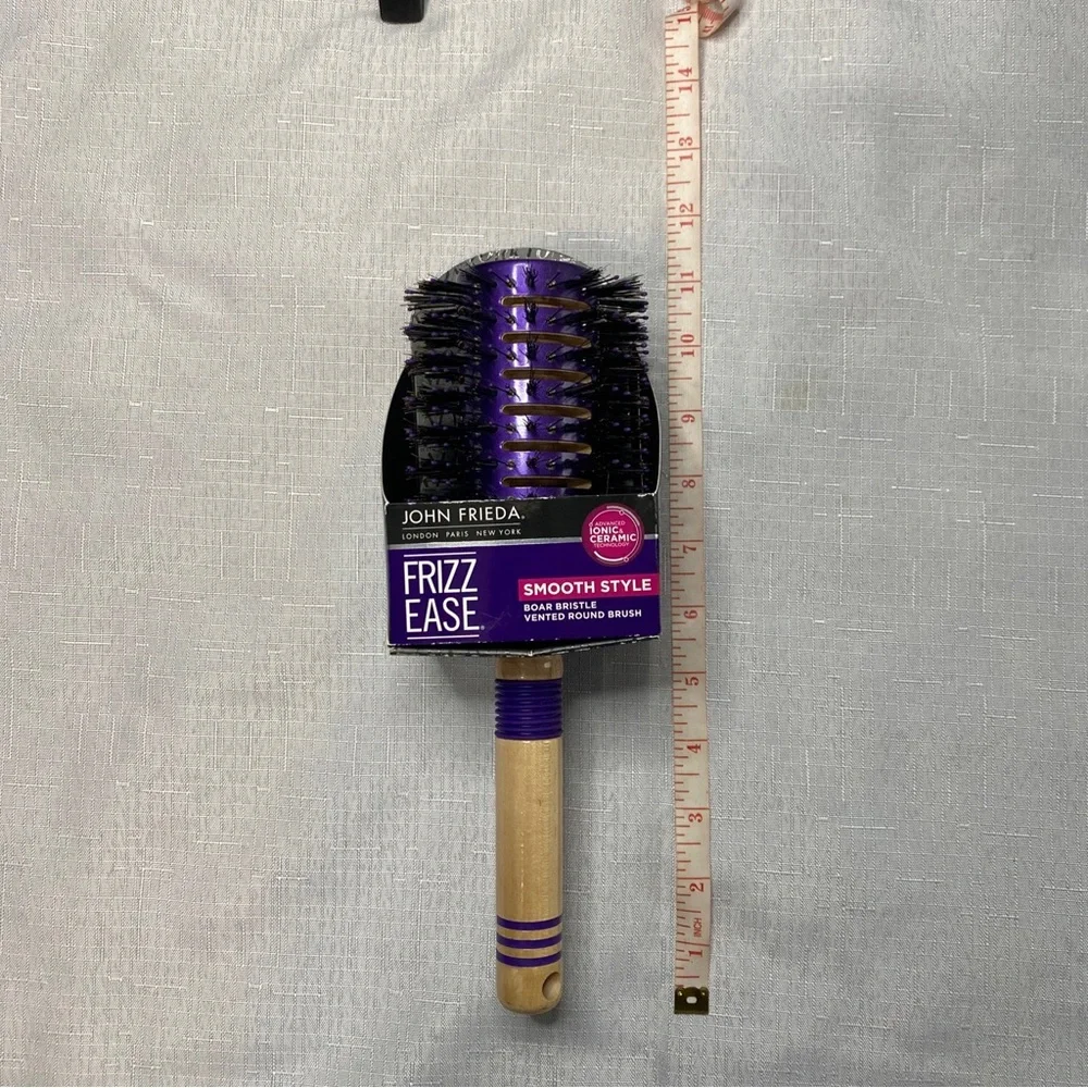 John Frieda Smooth Style Boar Bristle Vented Round Brush ionic and ceramic - Picture 7 of 8